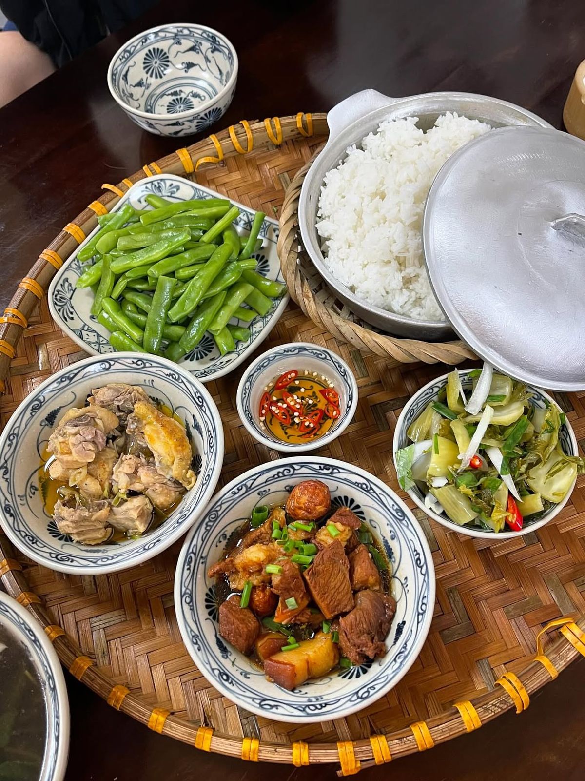 BỮA CƠM XANH LÀNH VÀ BÍ QUYẾT GIỮ NGUYÊN DƯỠNG CHẤT TRONG TỪNG MÓN ĂN GIA ĐÌNH